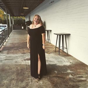 Meet your Posher, Lauren